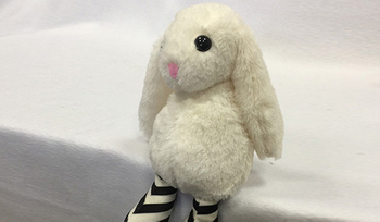 How to maintain the fabric of plush toy dolls